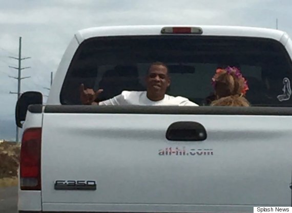 Beyoncé And Jay Z Skip The Limo, Hop In The Back Of A Truck In Hawaii