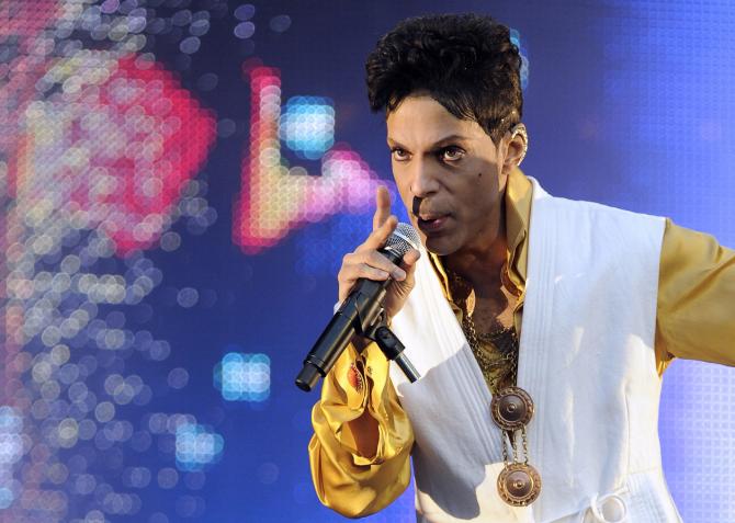 483957014-singer-and-musician-prince-performs-on-stage-at-the