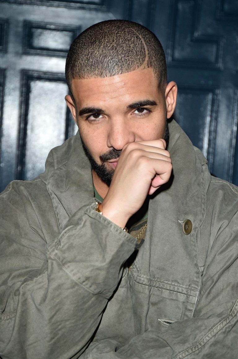 Drake Served As The Perfect Double-Duty Host On ‘SNL’