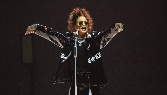 The Homegirl’s Guide To The 2016 VMAs: Rihanna Is Playing No Games